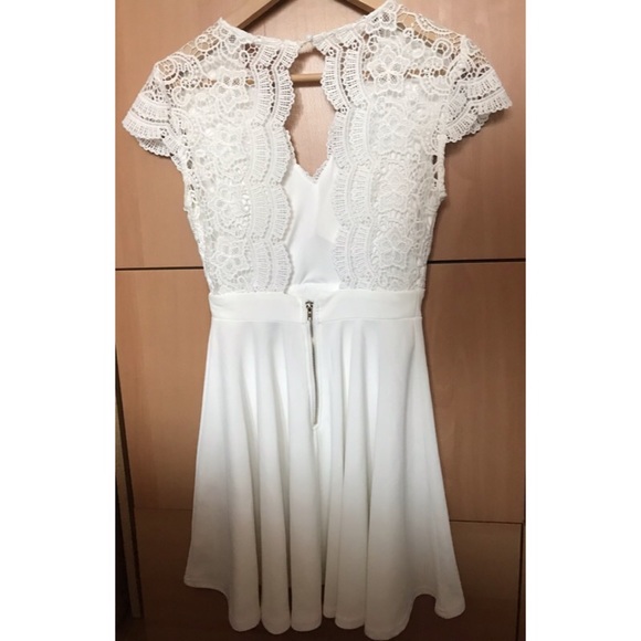 **LAST CHANCE** White Dress with Capped Sleeves - Picture 4 of 7